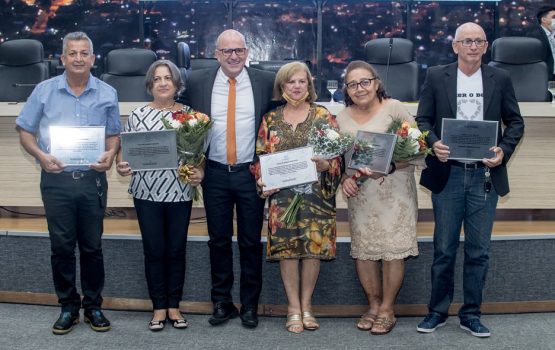Cinco pioneiros são homenageados em sessão solene na Câmara de Parauapebas Cinco pioneiros são homenageados em sessão solene na Câmara de Parauapebas