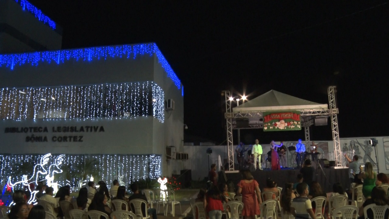 Iluminação natalina da Câmara Municipal será inaugurada nesta quarta-feira  (30) - Portal Pebinha de Açúcar - 16 anos